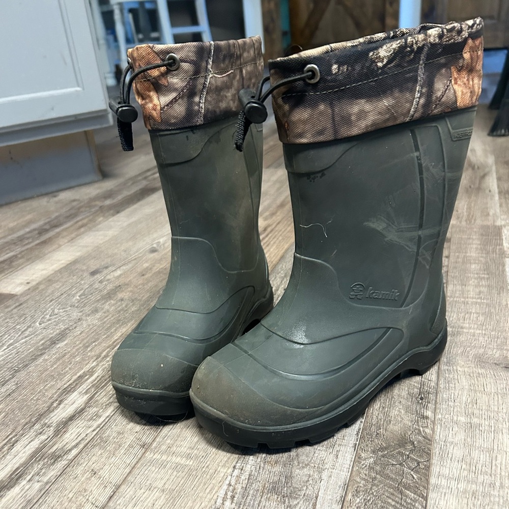 Kids Kamik insulated waterproof boots